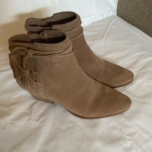 Vince Camuto VP-Carolina Booties -Size 7